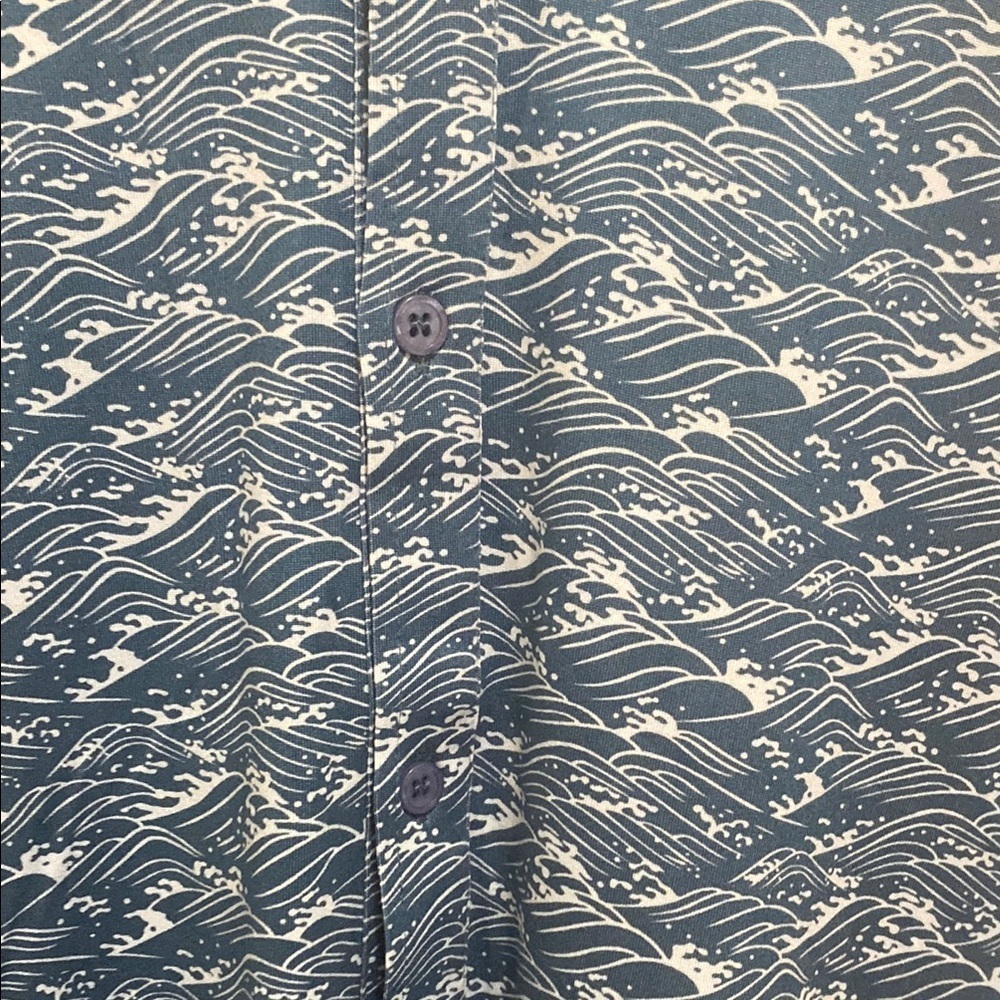 NWOT Men’s Sky Blue Polo Shirt with All-Over Print - Picture 3 of 7